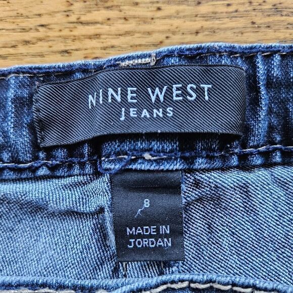 NINE WEST Women's Size 8 Capri Zippered Bottom Blue Jeans - Picture 6 of 11